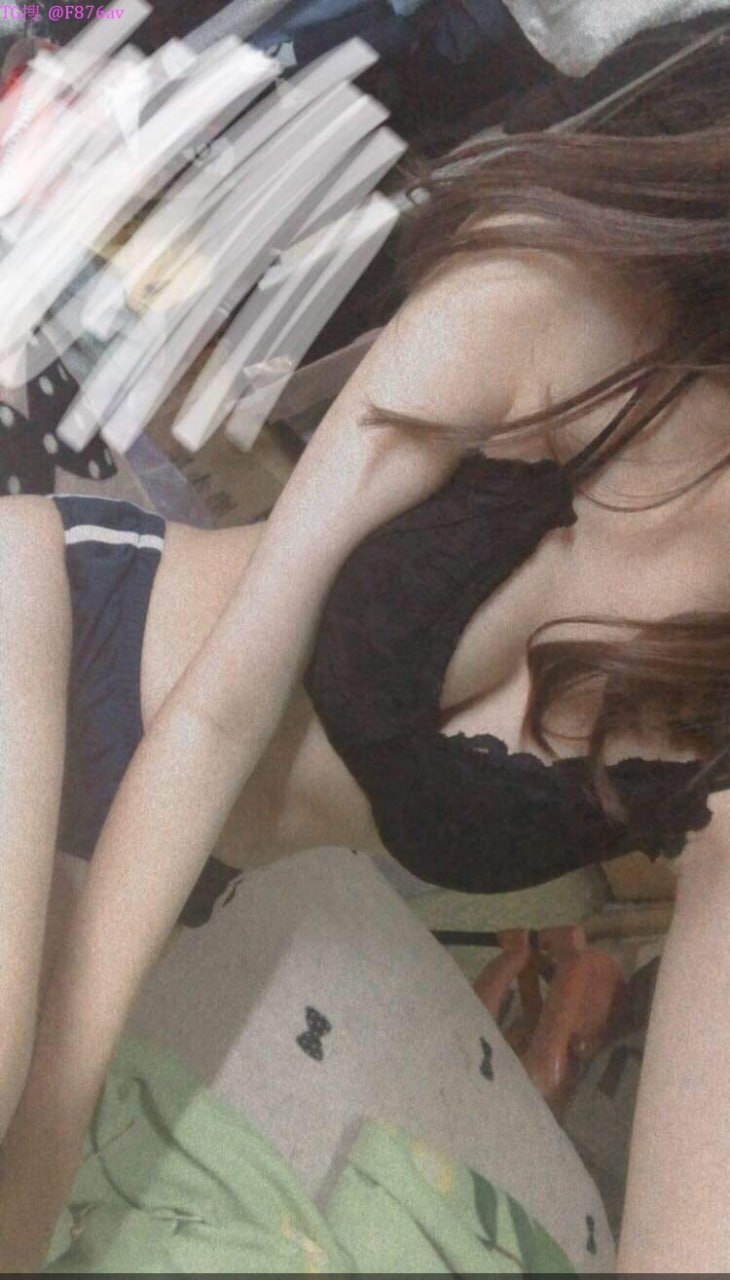 Người vợ dối Chồng yêu tăng ca mỗi ngày để ở lại chịch với anh giám đốc